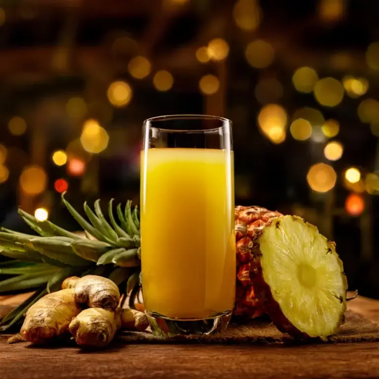 Suco Refrescante de Abacaxi e Gengibre